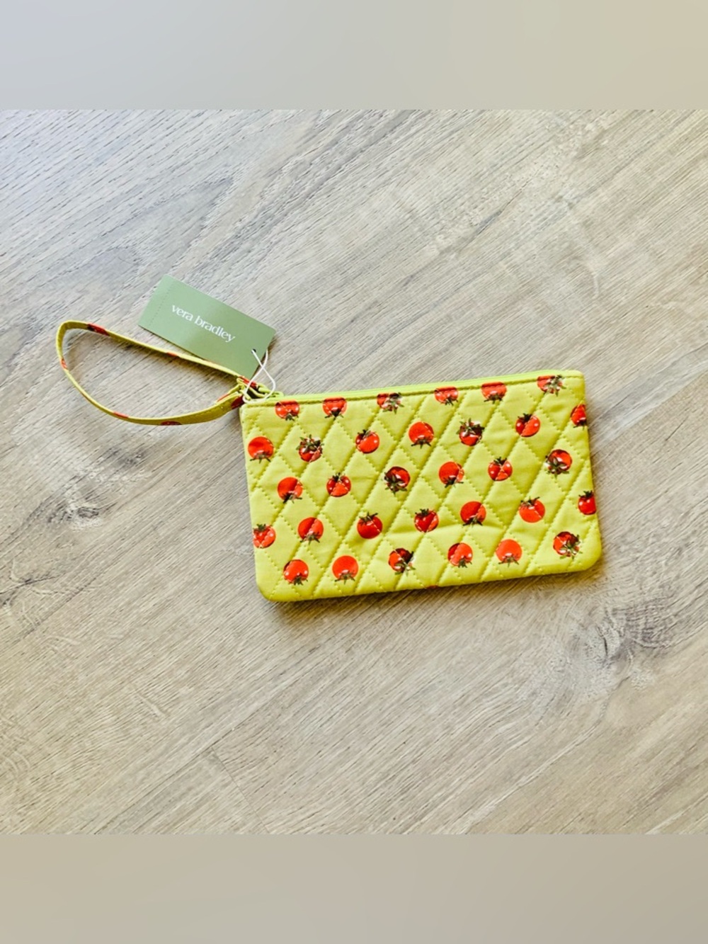 NWT☀️ Vera Bradley Tomato Print Wristlet Bag - Picture 2 of 7